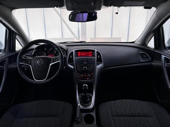 Opel Astra J Рестайлинг с пробегом 2013 года, цена 785 000 рублей, 113325 км, хэтчбек, Автокод Объявления