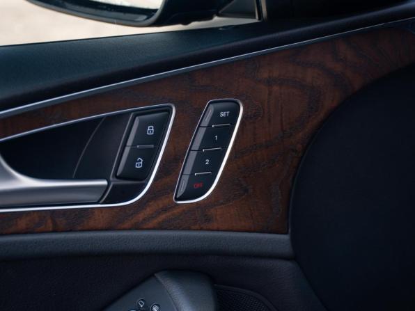 Audi A6 IV (C7) Рестайлинг с пробегом 2015 года, цена 1 509 000 рублей, 206461 км, седан, Автокод Объявления