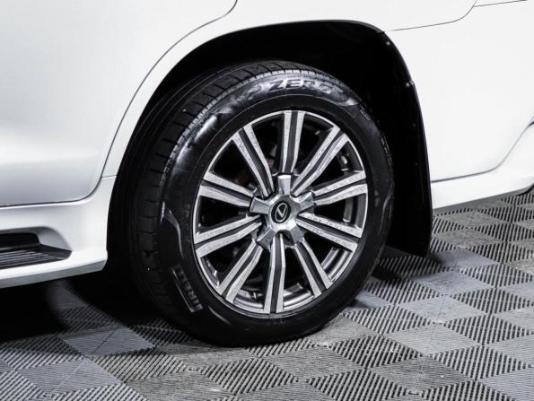 Lexus LX III Рестайлинг 2 с пробегом 2017 года, цена 5 800 000 рублей, 142290 км, внедорожник, Автокод Объявления