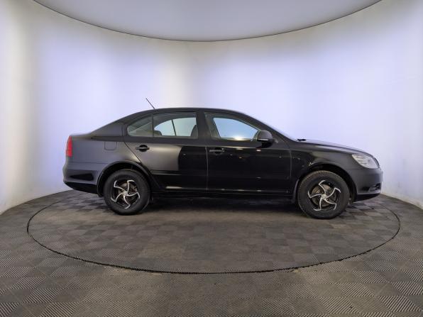 Skoda Octavia II (A5) Рестайлинг с пробегом 2011 года, цена 1 180 000 рублей, 107050 км, лифтбек, Автокод Объявления