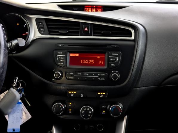 Kia Ceed II Рестайлинг с пробегом 2017 года, цена 1 320 000 рублей, 143061 км, хэтчбек, Автокод Объявления