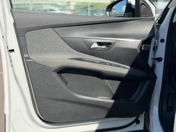 Peugeot 3008 II с пробегом 2018 года, цена 1 650 000 рублей, 193571 км, внедорожник, Автокод Объявления