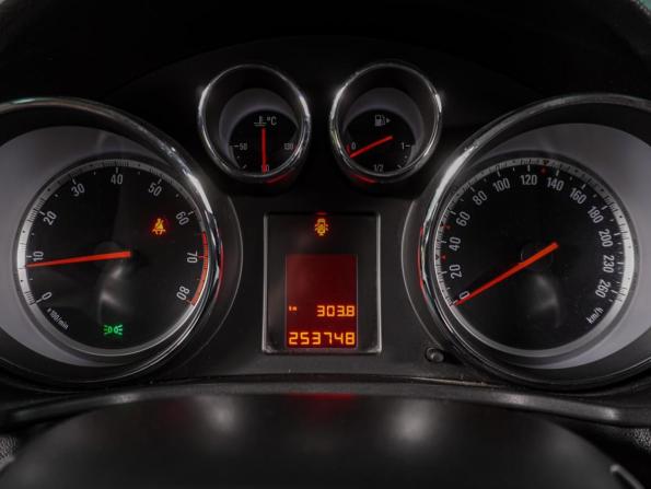 Opel Insignia I с пробегом 2011 года, цена 719 000 рублей, 253748 км, седан, Автокод Объявления