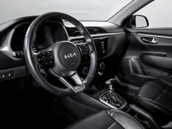 Kia Rio IV Рестайлинг с пробегом 2022 года, цена 2 079 000 рублей, 61077 км, хэтчбек, Автокод Объявления