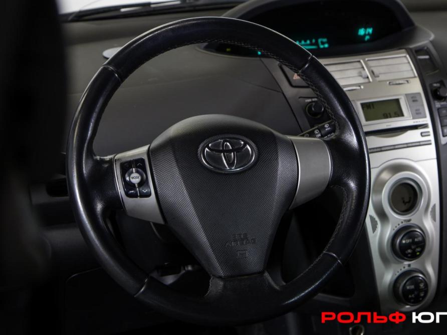 Toyota Yaris II Москва  - изображение 11
