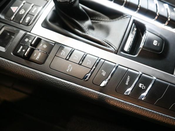 Porsche Macan I Рестайлинг с пробегом 2018 года, цена 3 749 900 рублей, 157000 км, внедорожник, Автокод Объявления