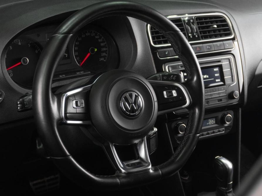 Volkswagen Polo V Рестайлинг Тюмень  - изображение 24