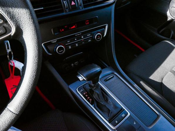 Kia Optima IV с пробегом 2016 года, цена 1 569 000 рублей, 197123 км, седан, Автокод Объявления