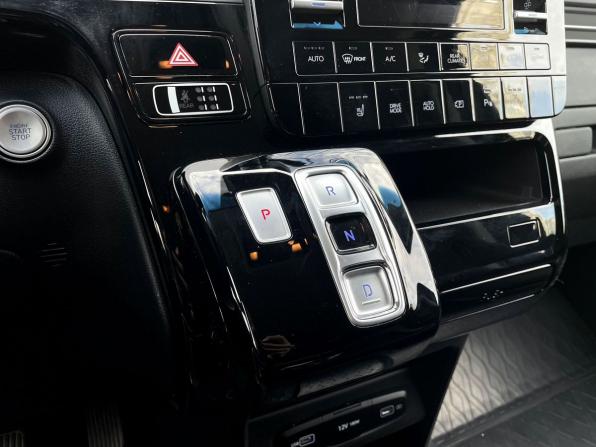 Hyundai Staria I с пробегом 2021 года, цена 4 665 000 рублей, 111983 км, минивэн, Автокод Объявления