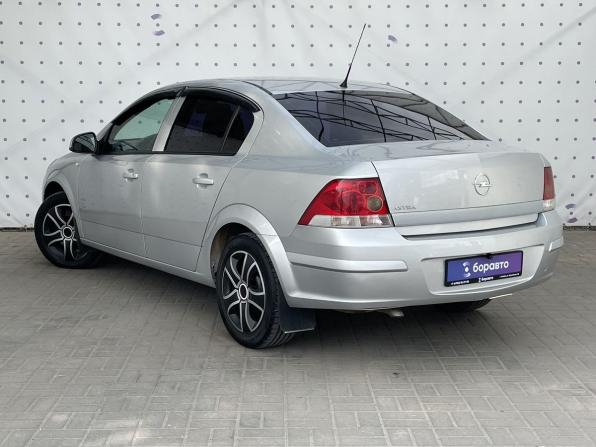 Opel Astra H Рестайлинг с пробегом 2011 года, цена 600 000 рублей, 173960 км, седан, Автокод Объявления