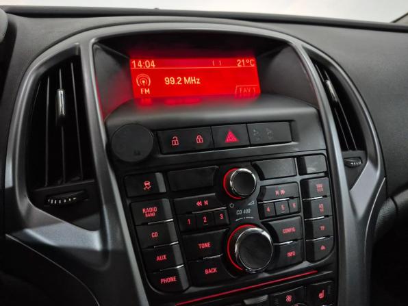 Opel Astra J Рестайлинг с пробегом 2014 года, цена 800 000 рублей, 143552 км, хэтчбек, Автокод Объявления