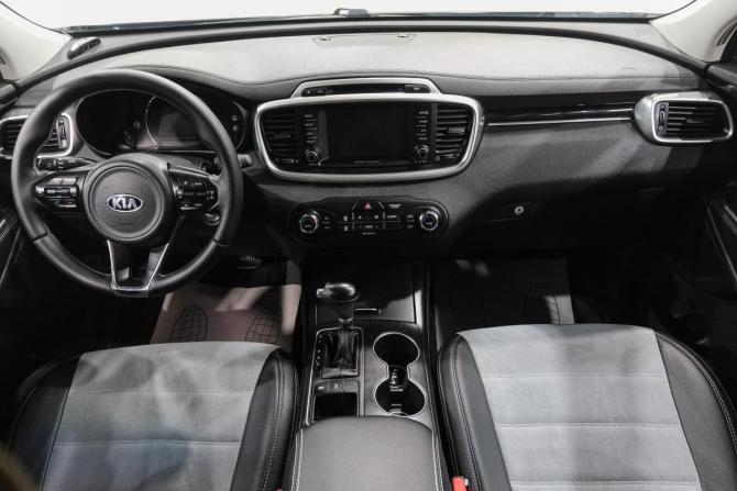 Kia Sorento II Рестайлинг с пробегом 2017 года, цена 2 479 000 рублей, 131000 км, внедорожник, Автокод Объявления