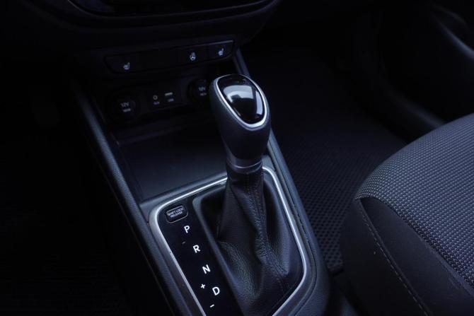 Hyundai Solaris II с пробегом 2018 года, цена 1 230 000 рублей, 114176 км, седан, Автокод Объявления