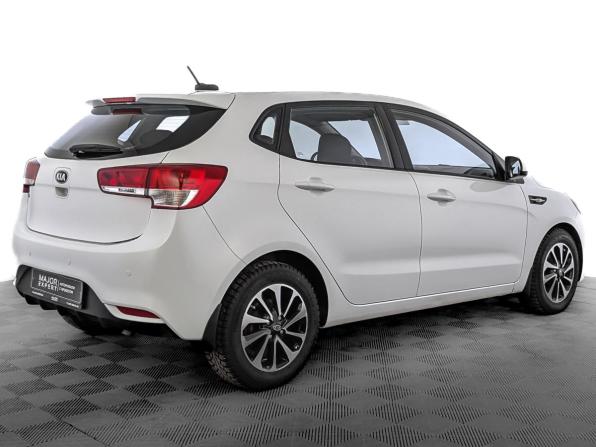 Kia Rio III Рестайлинг с пробегом 2017 года, цена 1 320 000 рублей, 69162 км, хэтчбек, Автокод Объявления