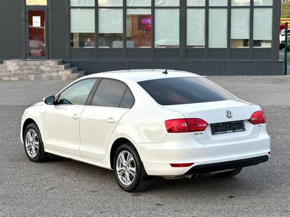 Volkswagen Jetta VI с пробегом 2013 года, цена 1 050 000 рублей, 119047 км, седан, Автокод Объявления