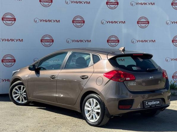 Kia Ceed II Рестайлинг с пробегом 2018 года, цена 1 429 000 рублей, 95349 км, хэтчбек, Автокод Объявления