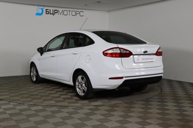 Ford Fiesta Mk6 Рестайлинг с пробегом 2015 года, цена 649 990 рублей, 148893 км, седан, Автокод Объявления