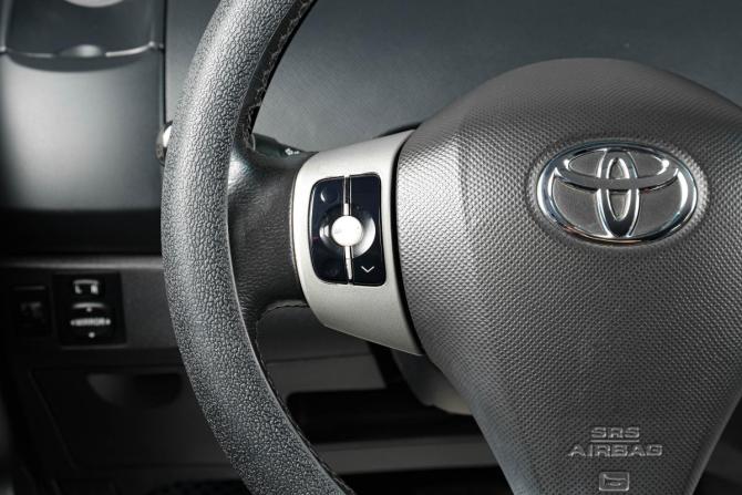 Toyota Yaris II с пробегом 2006 года, цена 749 000 рублей, 273208 км, хэтчбек, Автокод Объявления