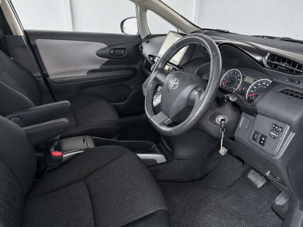Toyota Wish II Рестайлинг с пробегом 2012 года, цена 1 419 000 рублей, 108786 км, минивэн, Автокод Объявления
