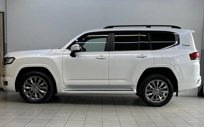 Toyota Land Cruiser 300 Series с пробегом 2022 года, цена 11 490 000 рублей, 15649 км, внедорожник, Автокод Объявления