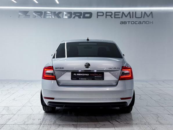 Skoda Octavia III (A7) Рестайлинг с пробегом 2018 года, цена 1 950 000 рублей, 133947 км, лифтбек, Автокод Объявления