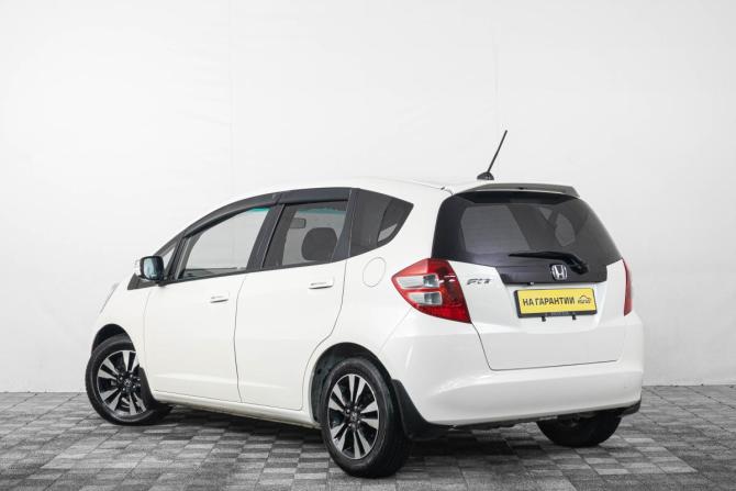 Honda Fit II с пробегом 2009 года, цена 799 000 рублей, 142000 км, хэтчбек, Автокод Объявления