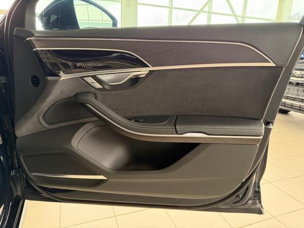 Audi A8 IV (D5) Рестайлинг с пробегом 2022 года, цена 7 985 900 рублей, 17694 км, седан, Автокод Объявления