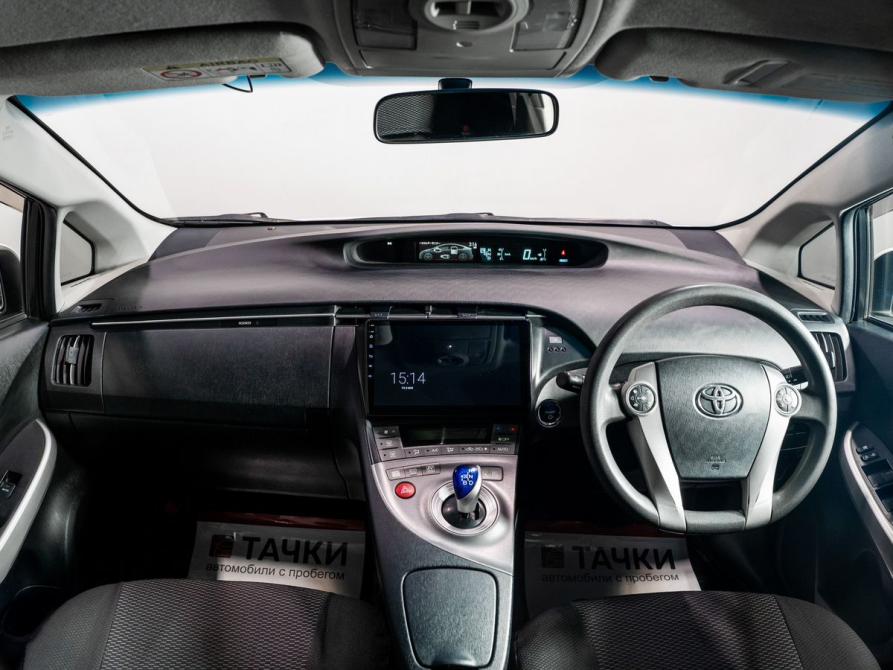 Toyota Prius III Рестайлинг (XW30) Чита  - изображение 7