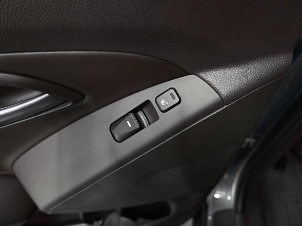 Hyundai ix35 I Рестайлинг с пробегом 2014 года, цена 1 400 000 рублей, 156309 км, внедорожник, Автокод Объявления