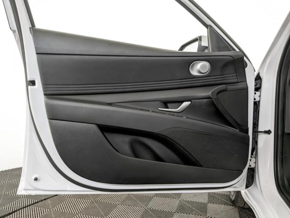 Hyundai Elantra VII (CN7) Рестайлинг с пробегом 2025 года, цена 2 470 000 рублей, 12920 км, седан, Автокод Объявления