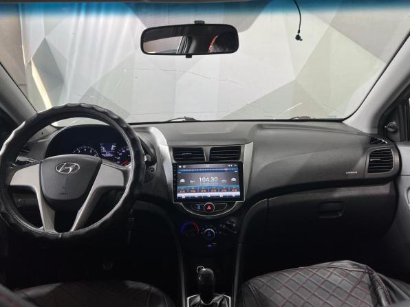 Hyundai Solaris I с пробегом 2013 года, цена 600 000 рублей, 238805 км, седан, Автокод Объявления