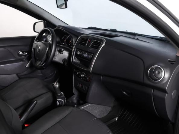 Renault Logan II с пробегом 2018 года, цена 800 000 рублей, 139158 км, седан, Автокод Объявления