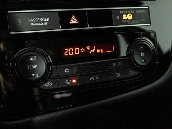 Mitsubishi Outlander III Рестайлинг 3 с пробегом 2019 года, цена 1 719 700 рублей, 101489 км, внедорожник, Автокод Объявления