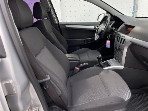 Opel Astra H Рестайлинг с пробегом 2011 года, цена 600 000 рублей, 173960 км, седан, Автокод Объявления