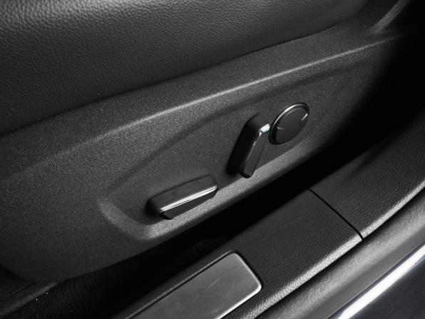 Ford Mondeo V с пробегом 2018 года, цена 1 479 000 рублей, 135698 км, универсал, Автокод Объявления