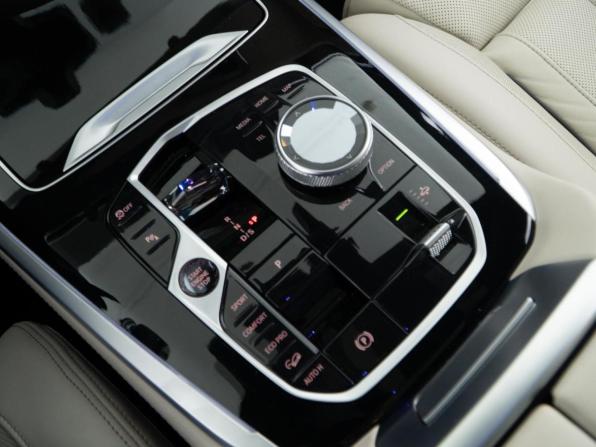 BMW X7 I (G07) Рестайлинг с пробегом 2022 года, цена 12 997 077 рублей, 26115 км, внедорожник, Автокод Объявления