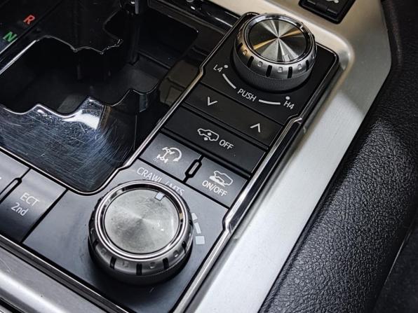 Toyota Land Cruiser 200 Series Рестайлинг 2 с пробегом 2017 года, цена 6 790 000 рублей, 131937 км, внедорожник, Автокод Объявления