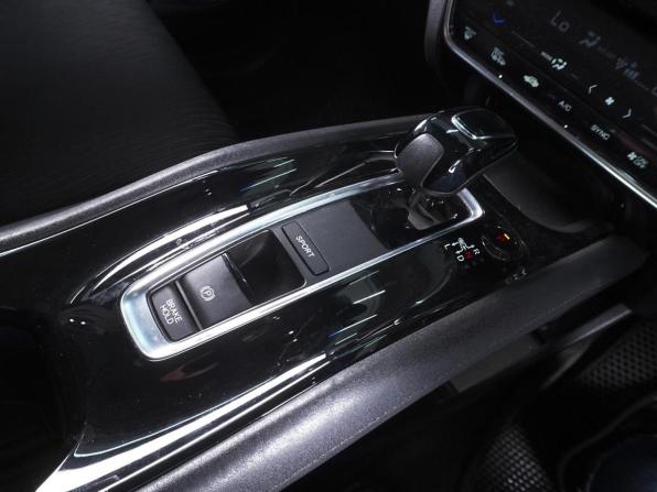 Honda Vezel I Рестайлинг с пробегом 2018 года, цена 1 850 000 рублей, 55076 км, внедорожник, Автокод Объявления