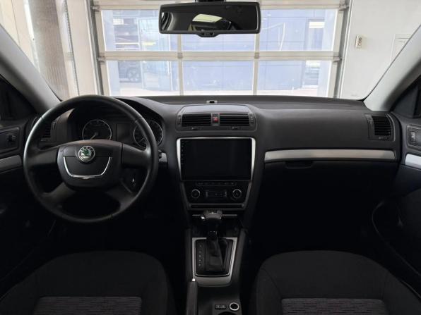 Skoda Octavia II (A5) Рестайлинг с пробегом 2013 года, цена 930 000 рублей, 182355 км, лифтбек, Автокод Объявления