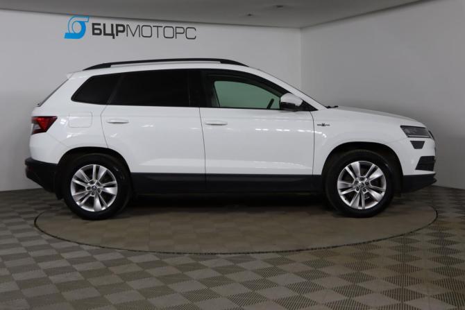 Skoda Karoq I с пробегом 2021 года, цена 2 559 990 рублей, 77728 км, внедорожник, Автокод Объявления