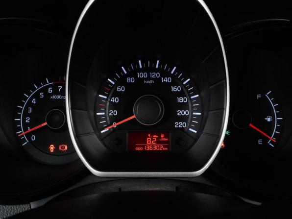 Kia Rio III Рестайлинг с пробегом 2015 года, цена 1 099 000 рублей, 136302 км, хэтчбек, Автокод Объявления