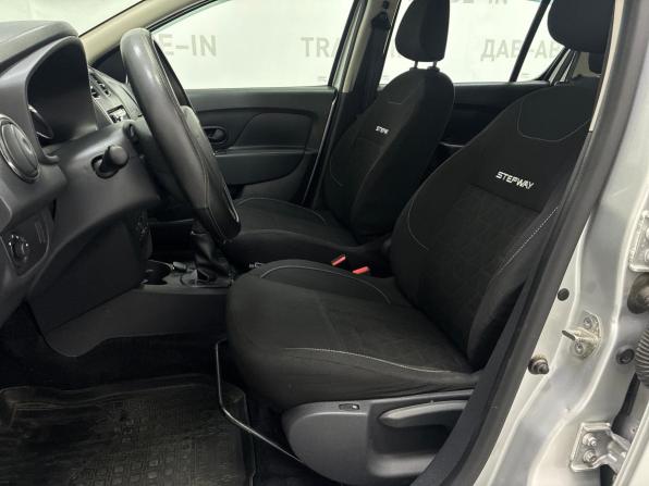 Renault Sandero II с пробегом 2015 года, цена 675 000 рублей, 142000 км, хэтчбек, Автокод Объявления