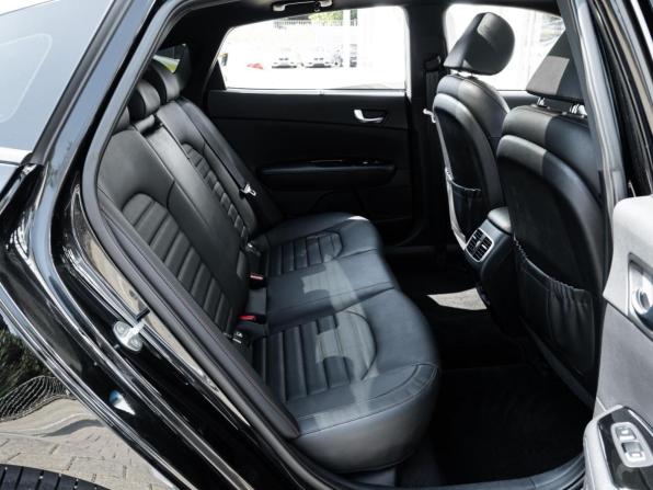 Kia Optima IV Рестайлинг с пробегом 2018 года, цена 1 989 000 рублей, 168883 км, седан, Автокод Объявления