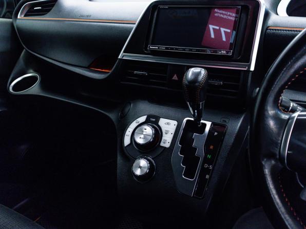 Toyota Sienta II Рестайлинг с пробегом 2018 года, цена 1 299 000 рублей, 110585 км, минивэн, Автокод Объявления
