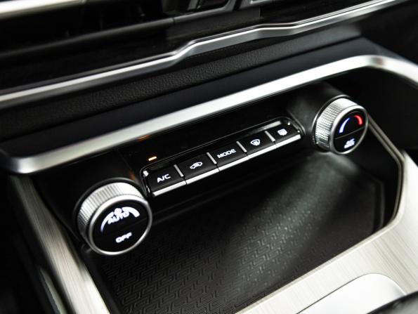 Geely Coolray I с пробегом 2023 года, цена 1 590 900 рублей, 54000 км, внедорожник, Автокод Объявления