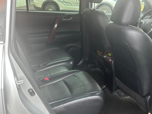 Toyota Highlander II (XU40) Рестайлинг с пробегом 2010 года, цена 1 950 000 рублей, 199834 км, внедорожник, Автокод Объявления
