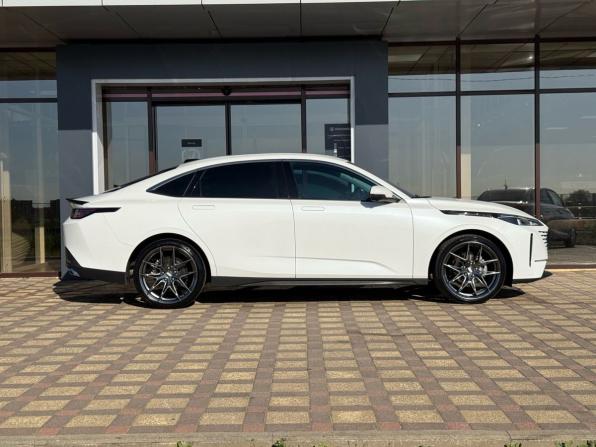 Changan Lamore с пробегом 2023 года, цена 2 170 000 рублей, 36000 км, седан, Автокод Объявления