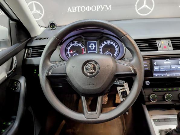 Skoda Octavia III (A7) Рестайлинг с пробегом 2019 года, цена 1 320 000 рублей, 92770 км, лифтбек, Автокод Объявления