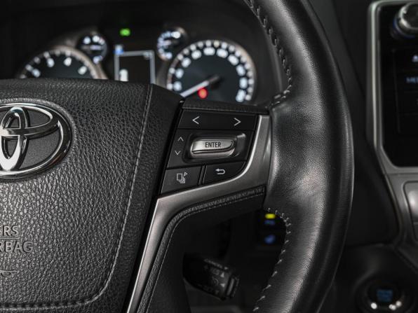 Toyota Land Cruiser Prado 150 Series Рестайлинг 2 с пробегом 2019 года, цена 6 869 000 рублей, 46561 км, внедорожник, Автокод Объявления