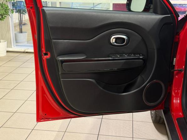Kia Soul II Рестайлинг с пробегом 2016 года, цена 1 350 000 рублей, 147000 км, хэтчбек, Автокод Объявления